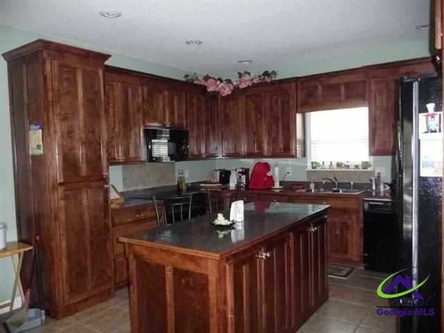 Building Photo - 631 Amberley Ct