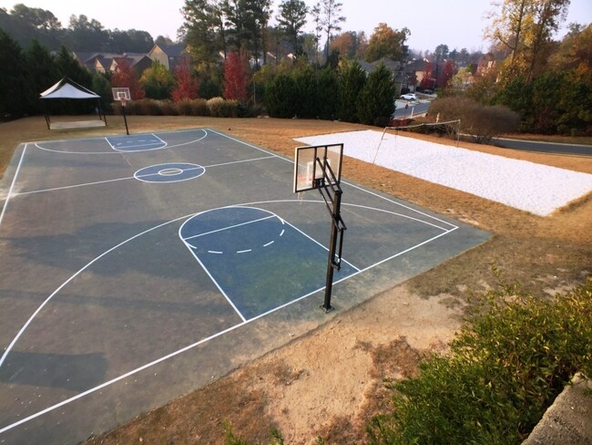 Building Photo - Modern 3BR Townhome - Swim/Tennis and More!