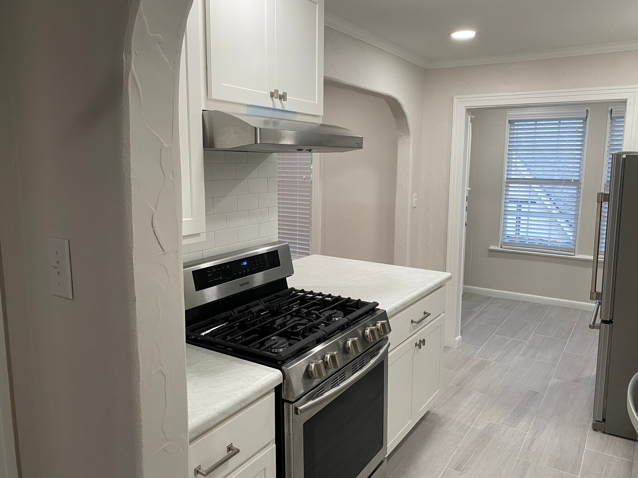 Building Photo - 6348 Llano Ave