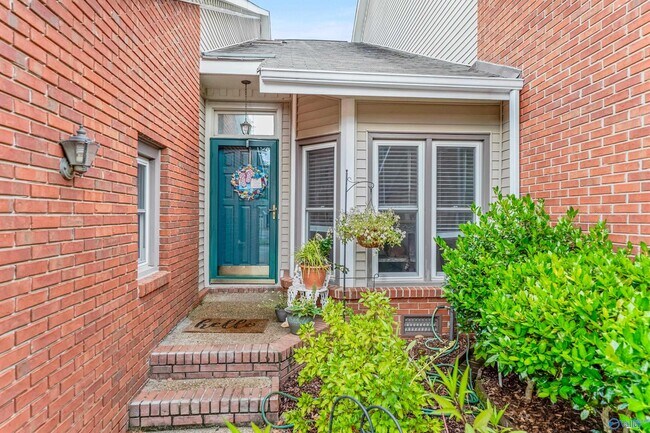 Building Photo - 10007 Meredith Ln SE