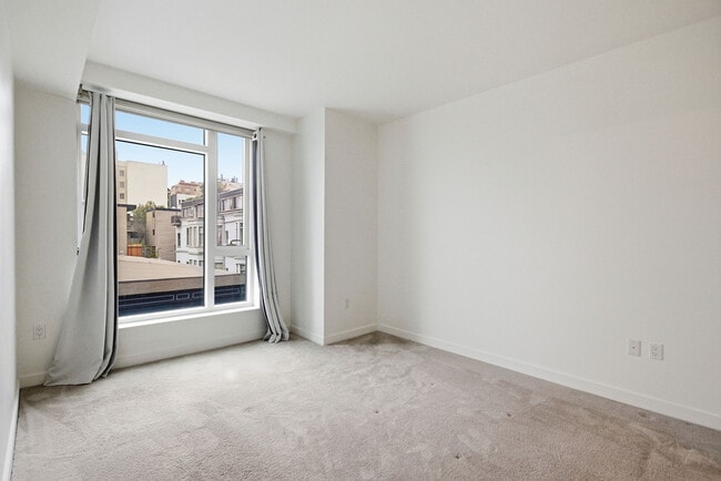 Building Photo - 1688 Pine St