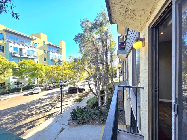 Building Photo - Charming 1 bed , 1.5 bath In the Heart of ...