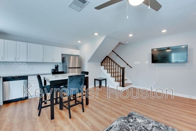 Building Photo - 7954 Sayers St