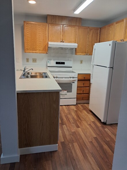 Building Photo - 806 SE 153rd Ave