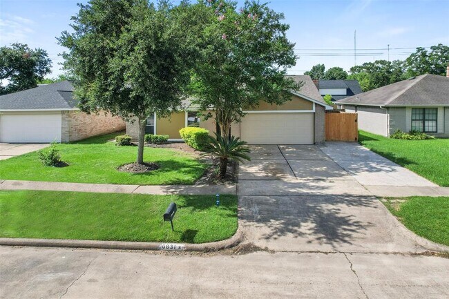Building Photo - 6631 Villarreal Dr
