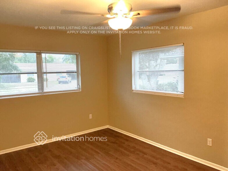 Building Photo - 2329 Lorena Ln