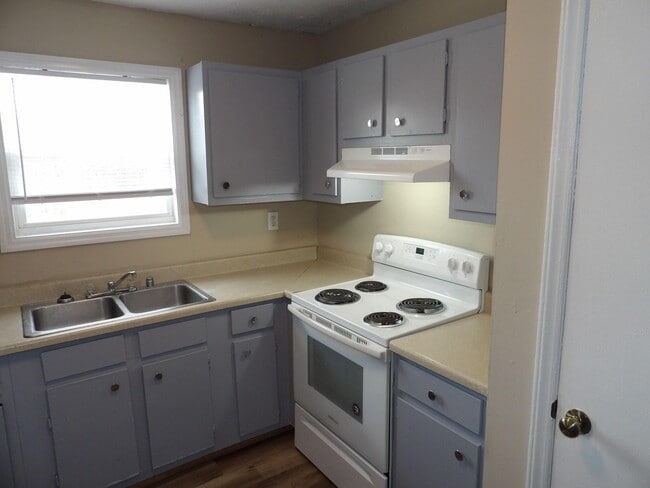 Building Photo - 35 Ashwood Ct