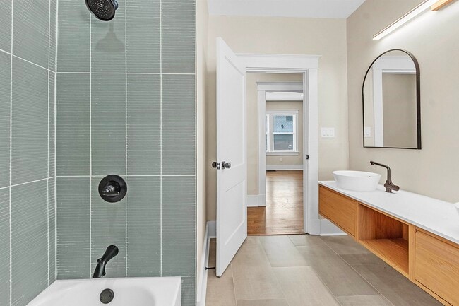 Building Photo - 2245 Monroe Ave