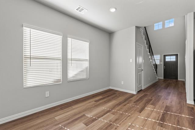 Building Photo - 3935 Worth Dr