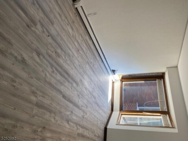 Building Photo - 350 E Harriet Ave