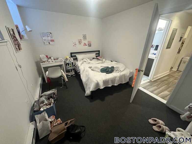 Building Photo - 774 Columbus Ave