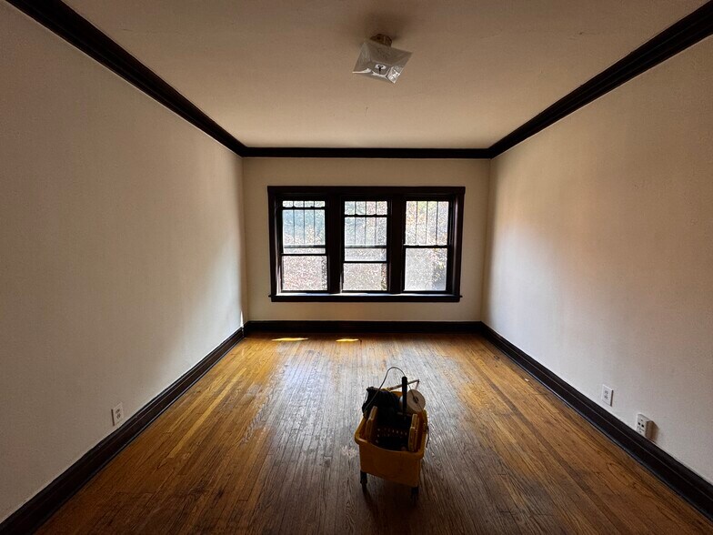 Building Photo - 2530 N Kedzie Blvd