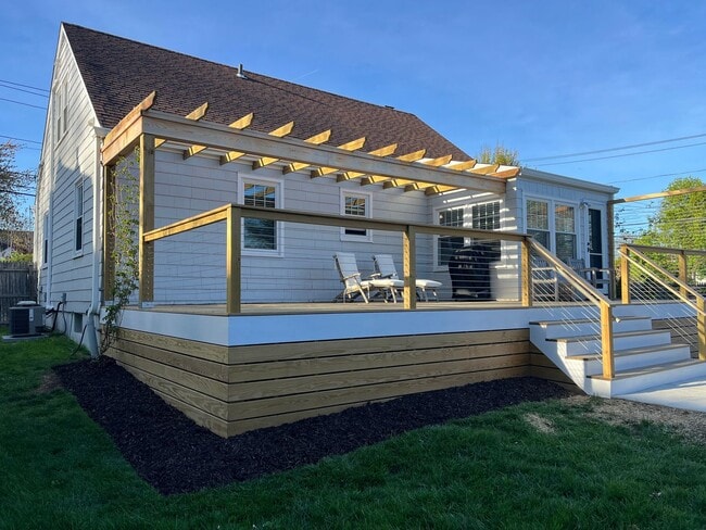 Building Photo - 3 Bedroom 2 Bath House Near Southport