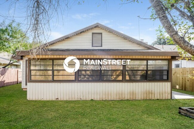 Building Photo - 3 Bedroom Pet-Friendly Home in SAN ANTONIO, TX with Main Street Renewal