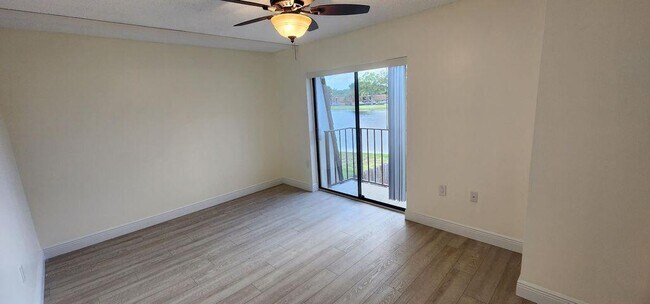 Building Photo - 913 9th Way