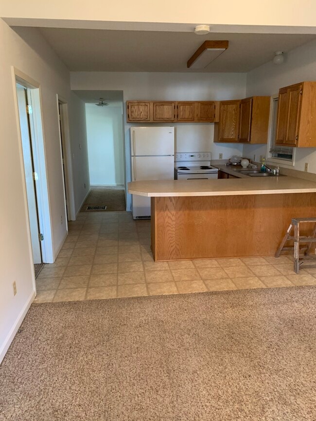 Building Photo - 602 Maple