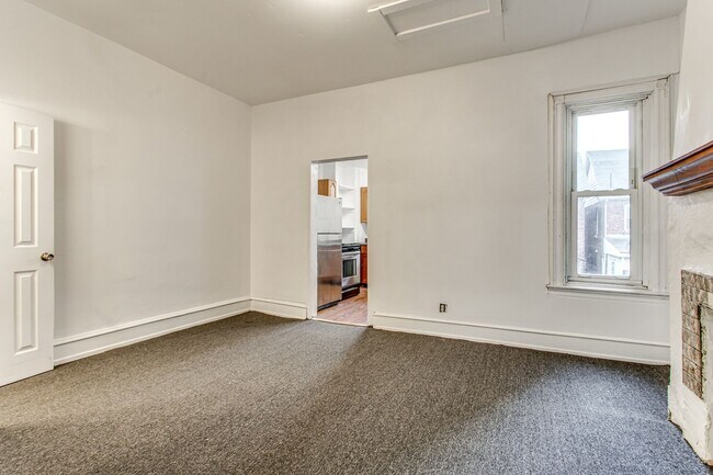 Building Photo - Updated 4 Bed, 2 Bath in Oakland - Close t...