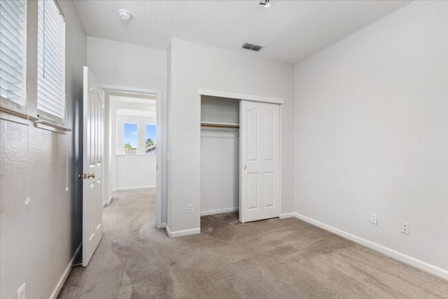 Building Photo - 5409 Banfield Dr