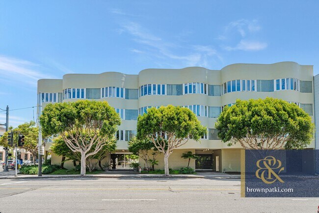 Building Photo - 1111 Bay St