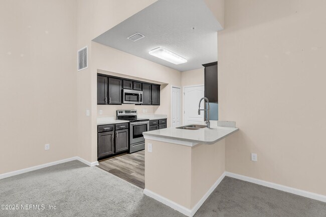 Building Photo - 4931 Key Lime Dr