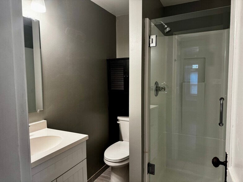 Building Photo - 78 Cherry St