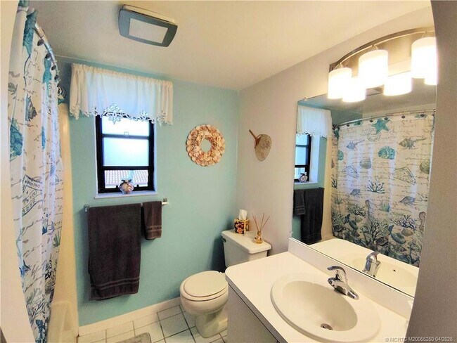 Building Photo - 511 SW South River Dr