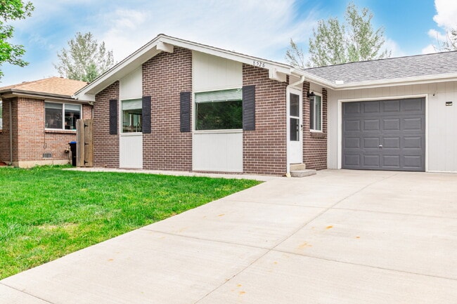 Building Photo - Lovely Two Bed one bath in Arvada for rent