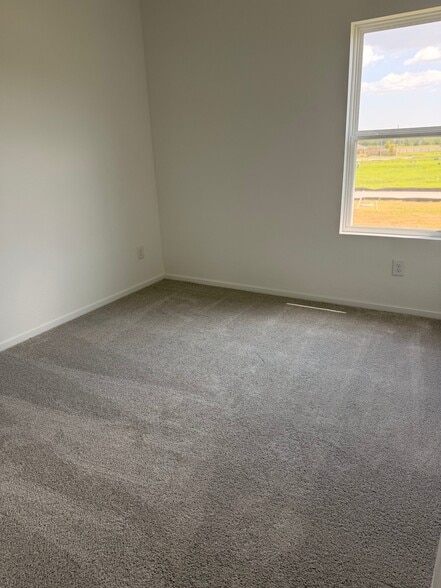 Building Photo - 2144 Salinas Dr