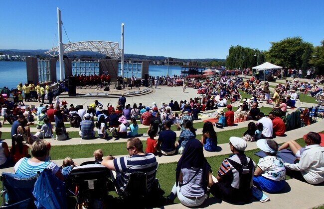 Building Photo - 1208 Admiralty Ln