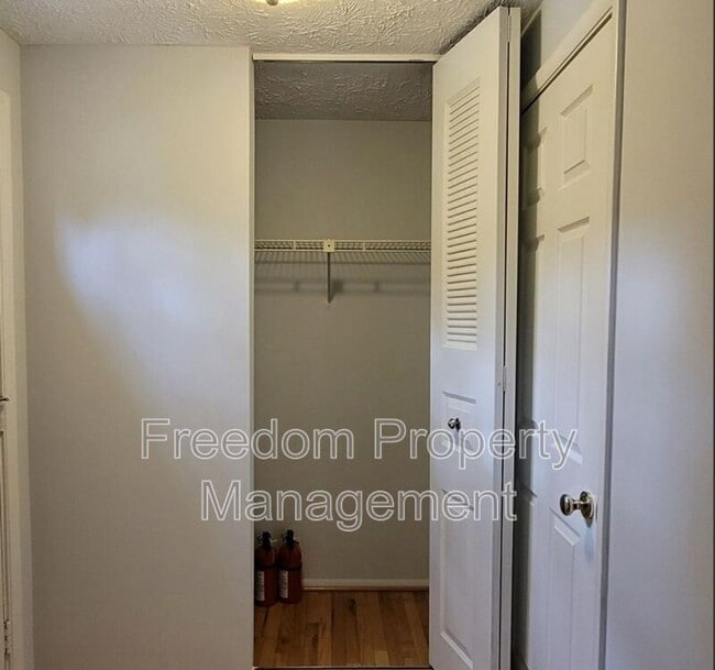 Building Photo - 7974 Tyson Oaks Cir
