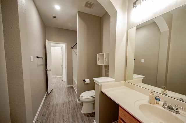 Building Photo - 604 McKamy Blvd