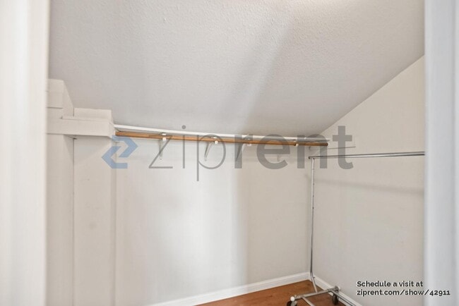 Building Photo - 1425 Valerie Ln