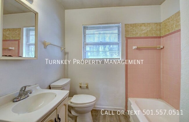 Building Photo - 20 S Wakefield Dr