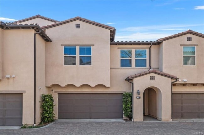 Building Photo - 29 Prominence