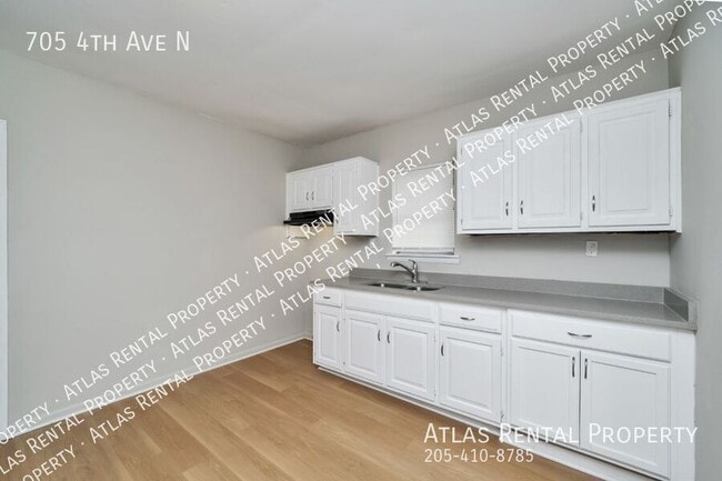 Building Photo - 705 4th Ave N