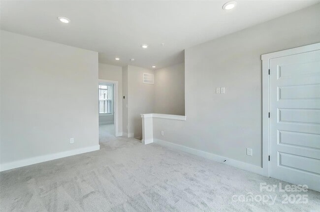 Building Photo - 525 W Tremont Ave