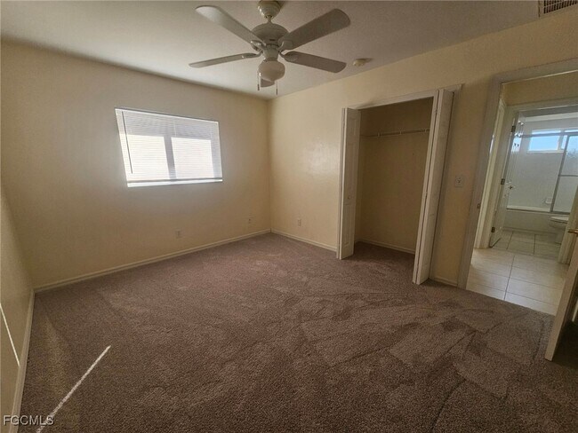 Building Photo - 3514 SE Santa Barbara Pl