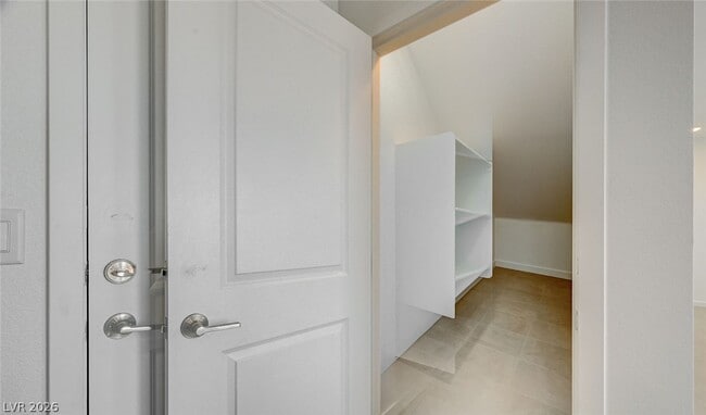 Building Photo - 324 Lupton Ave