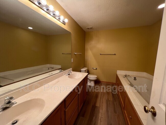 Building Photo - 7764 Beech Tree Ln