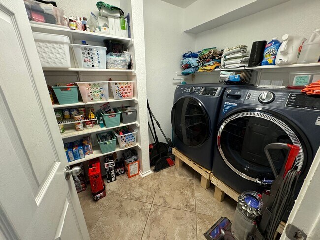 Building Photo - 4-Bedroom House for Rent in Killeen