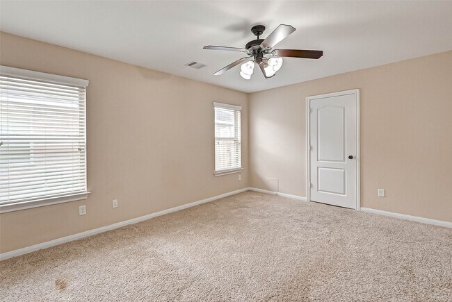 Building Photo - 6402 Black Bamboo Ln