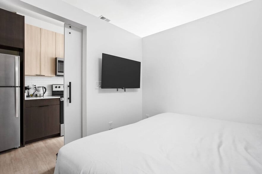 Building Photo - 421 N Pennsylvania St