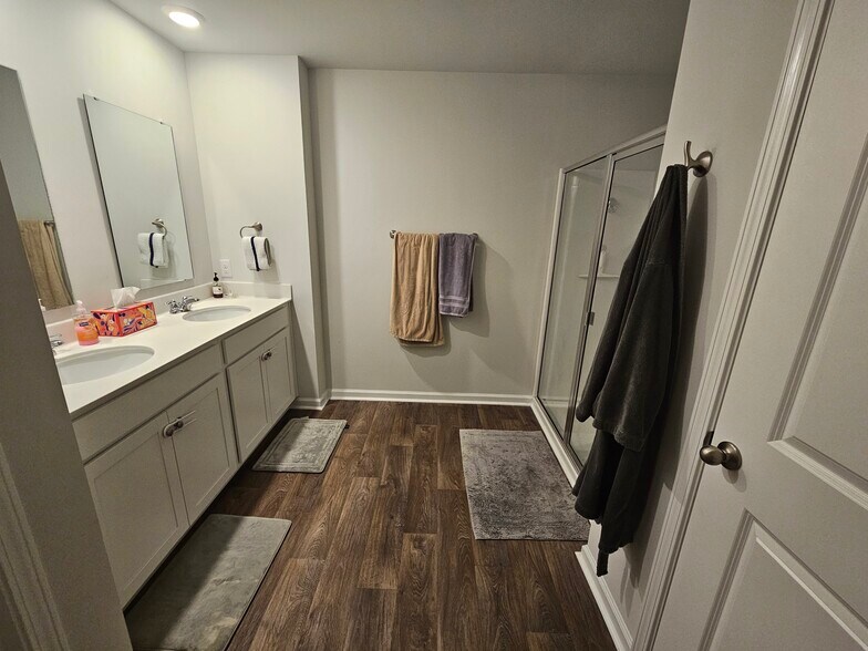 Building Photo - 141 Ivory Shadow Rd