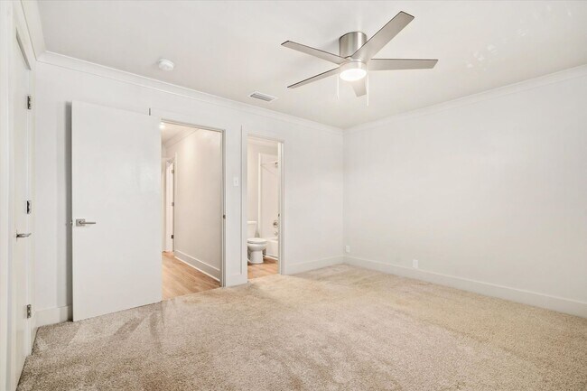 Building Photo - SPRINGHILL OAKS CONDOMINIUMS