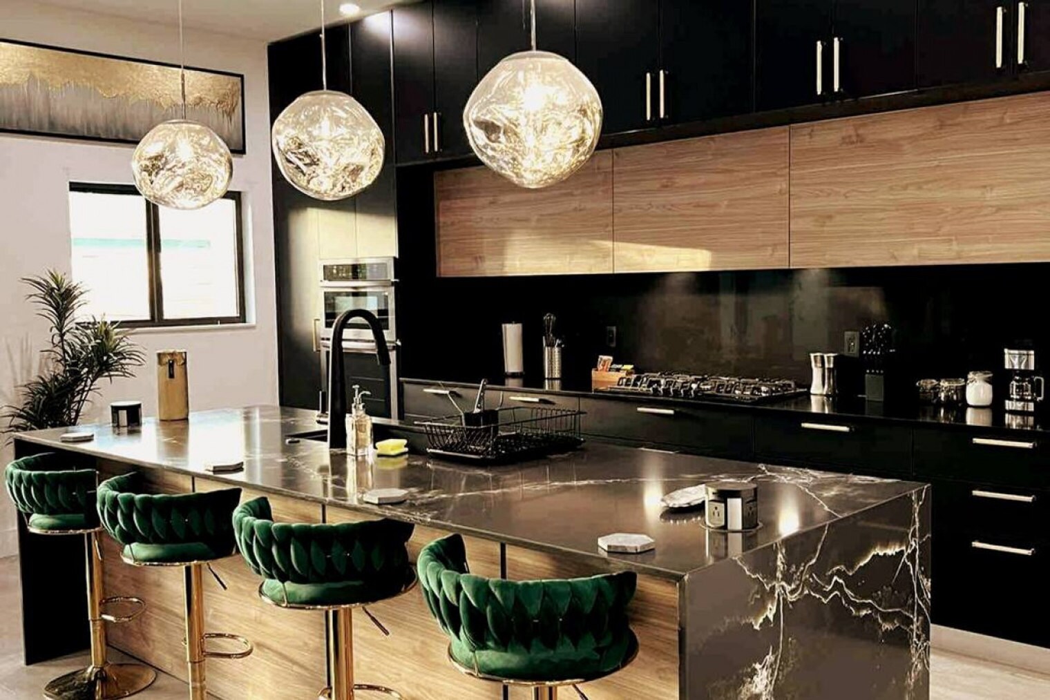 Building Photo - 601 NE 16th Ave