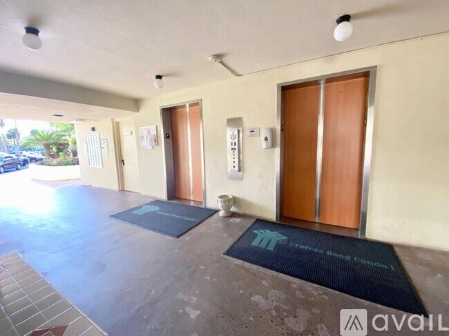 Building Photo - 2311 S Cypress Bend Dr