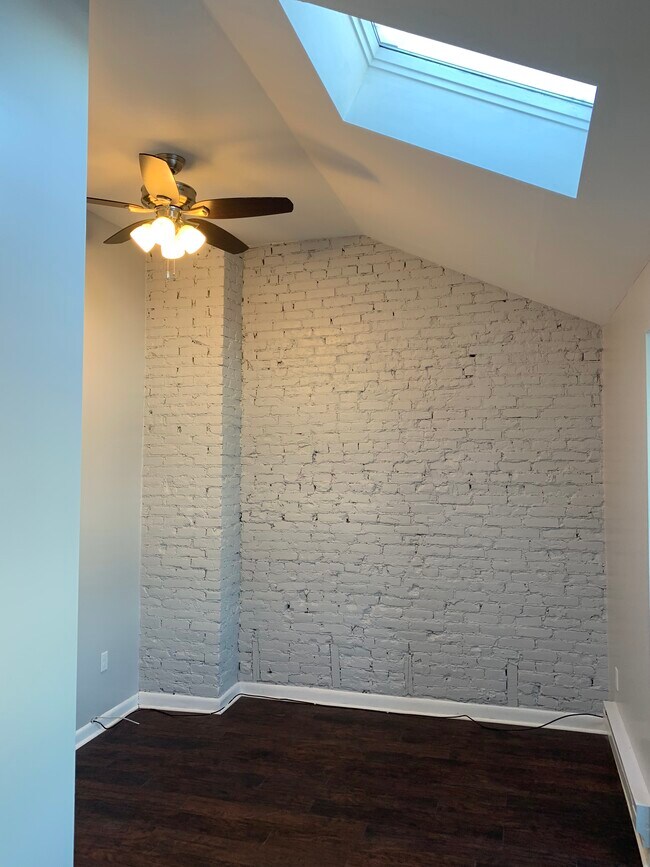 Building Photo - 7 S Morton Ave