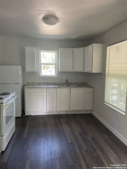 Building Photo - 4818 Monterey St