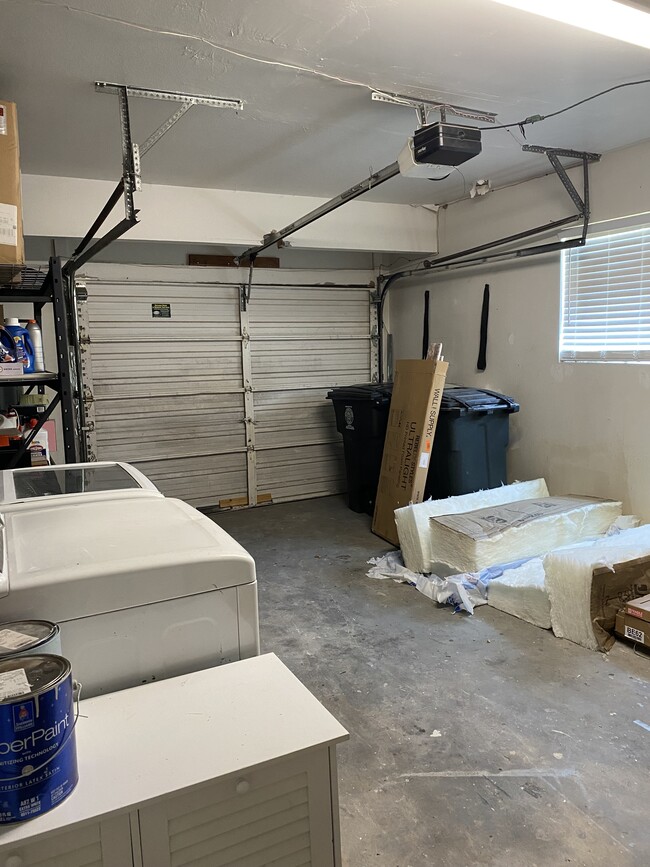 Building Photo - 1781 SE Linpark Ct