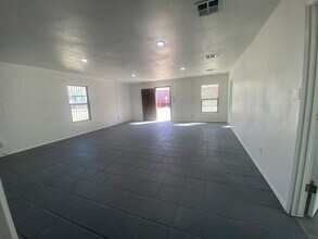 Building Photo - Commercial Space for Business Office/Wareh...